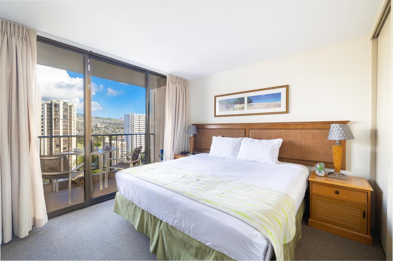 Appartamento Beautiful Mountain View In Waikiki Sunset With Parking Honolulu Esterno foto