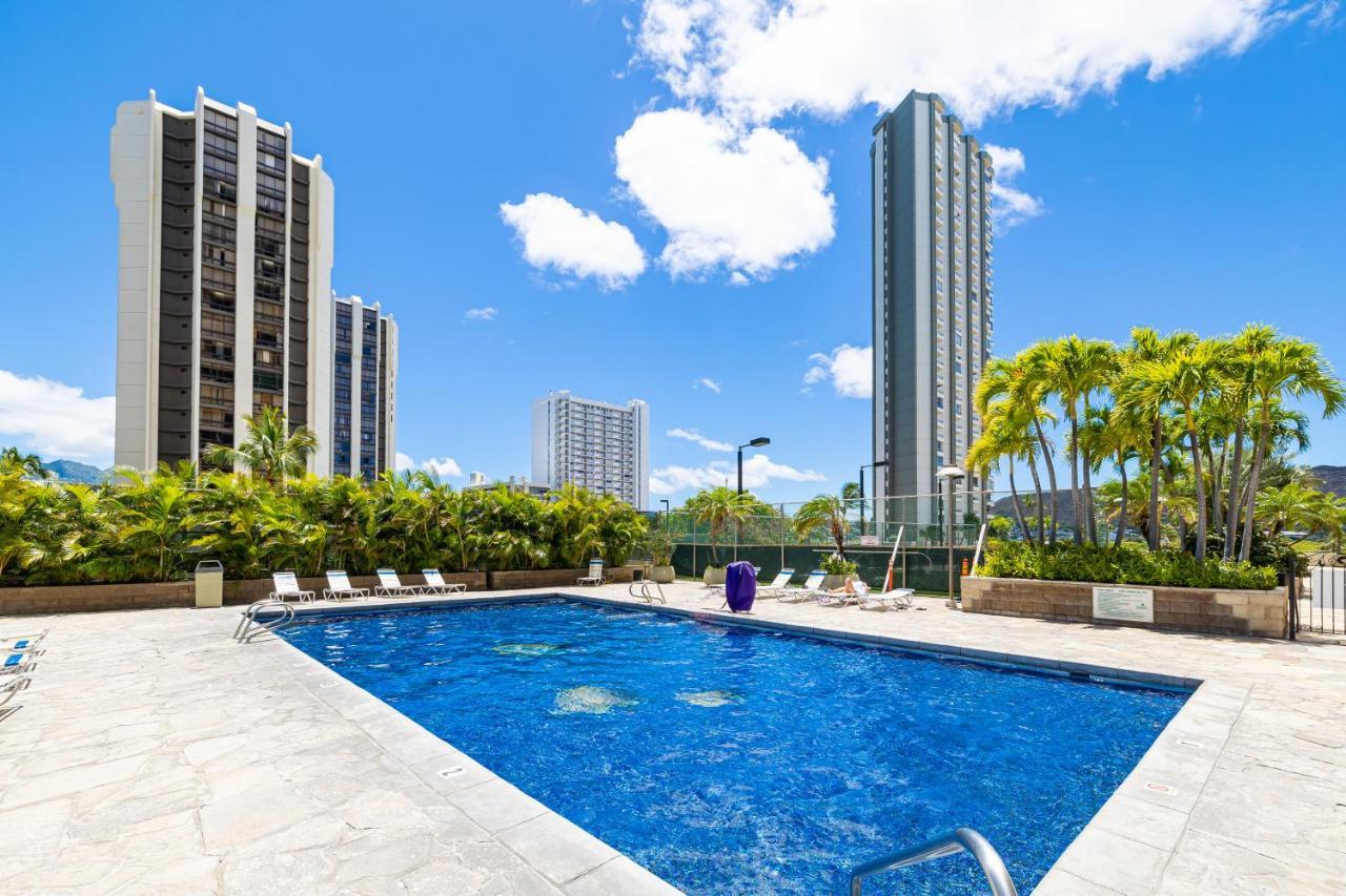 Appartamento Beautiful Mountain View In Waikiki Sunset With Parking Honolulu Esterno foto