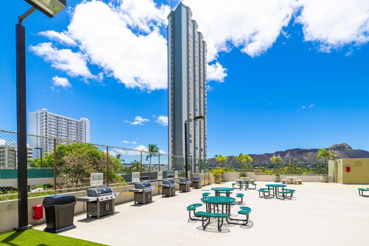 Appartamento Beautiful Mountain View In Waikiki Sunset With Parking Honolulu Esterno foto