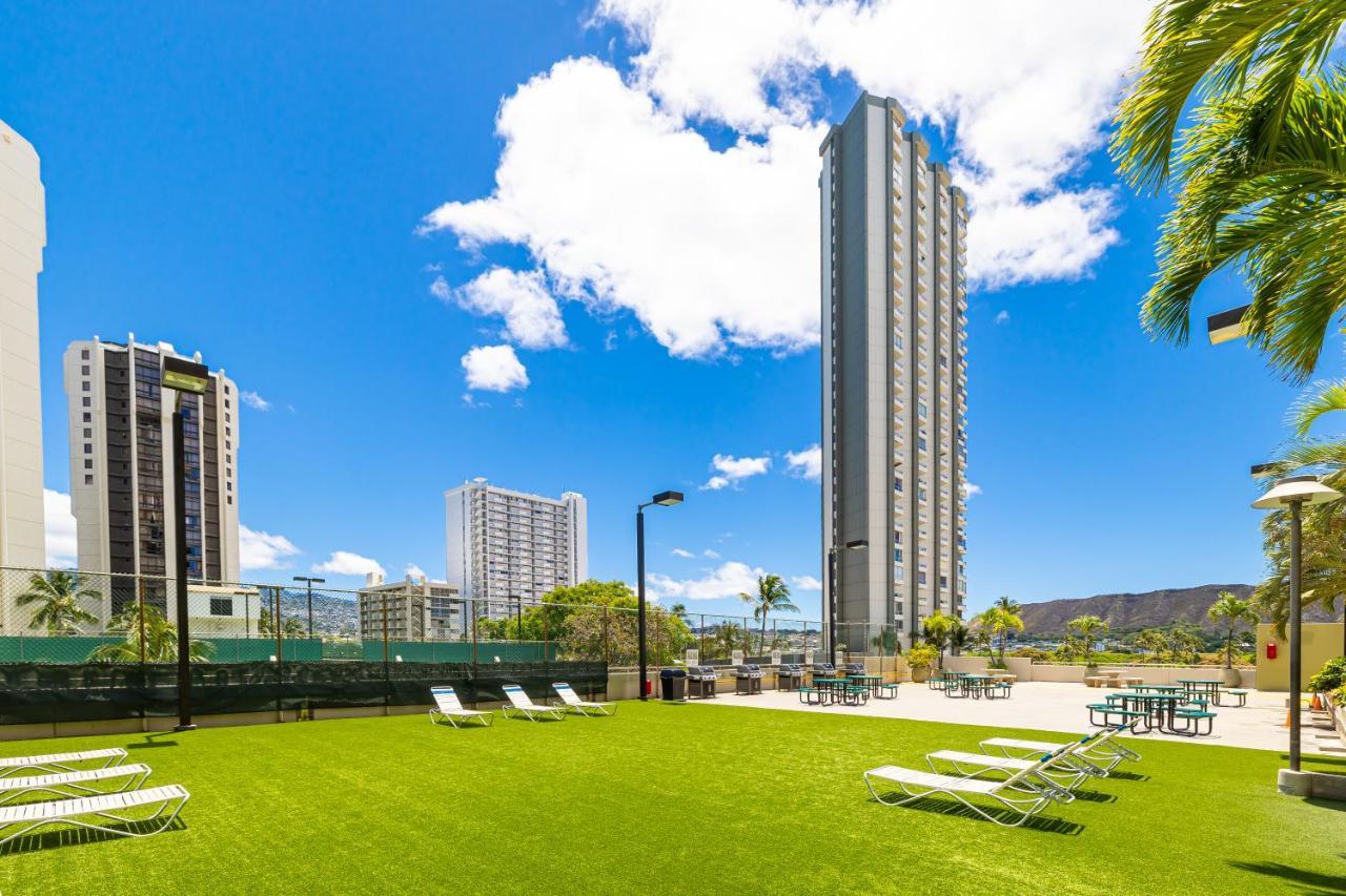 Appartamento Beautiful Mountain View In Waikiki Sunset With Parking Honolulu Esterno foto