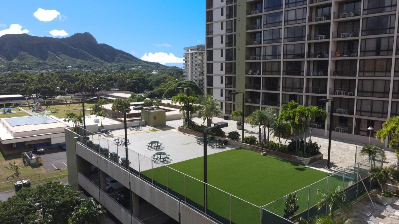 Appartamento Beautiful Mountain View In Waikiki Sunset With Parking Honolulu Esterno foto