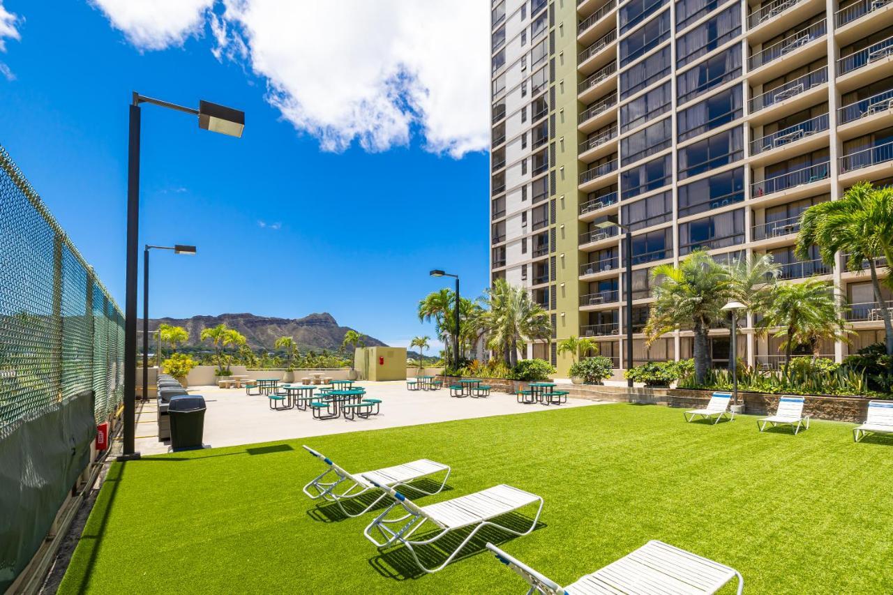 Appartamento Beautiful Mountain View In Waikiki Sunset With Parking Honolulu Esterno foto